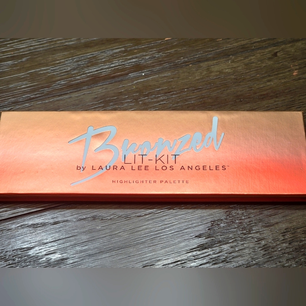 Laura Lee Los Angeles highlighter palette